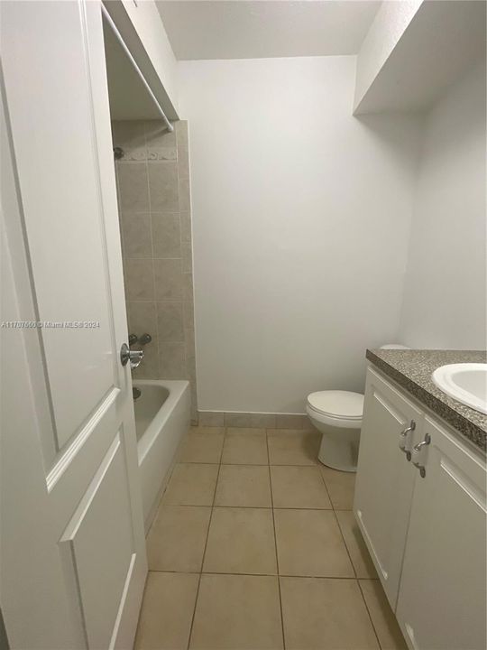 For Sale: $180,000 (2 beds, 2 baths, 1060 Square Feet)