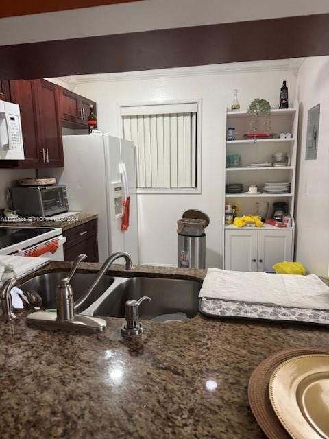 For Sale: $177,000 (2 beds, 2 baths, 920 Square Feet)