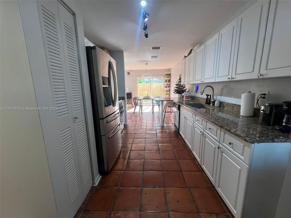 En Venta: $475,000 (2 camas, 2 baños, 1250 Pies cuadrados)