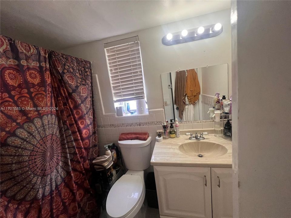 For Sale: $150,000 (1 beds, 1 baths, 672 Square Feet)