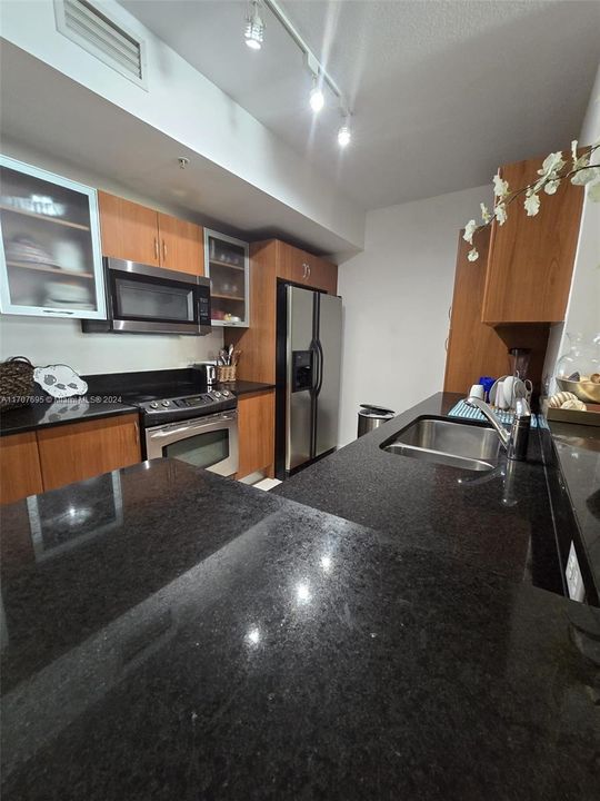 En Venta: $379,500 (1 camas, 1 baños, 845 Pies cuadrados)