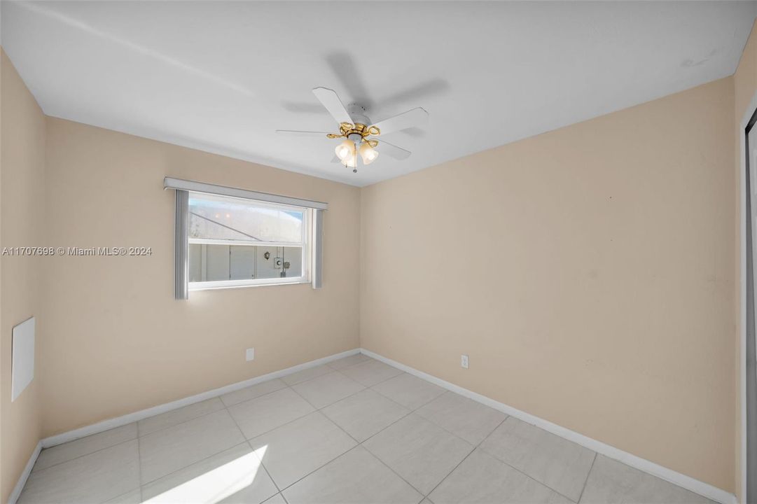 For Sale: $375,000 (3 beds, 2 baths, 1698 Square Feet)