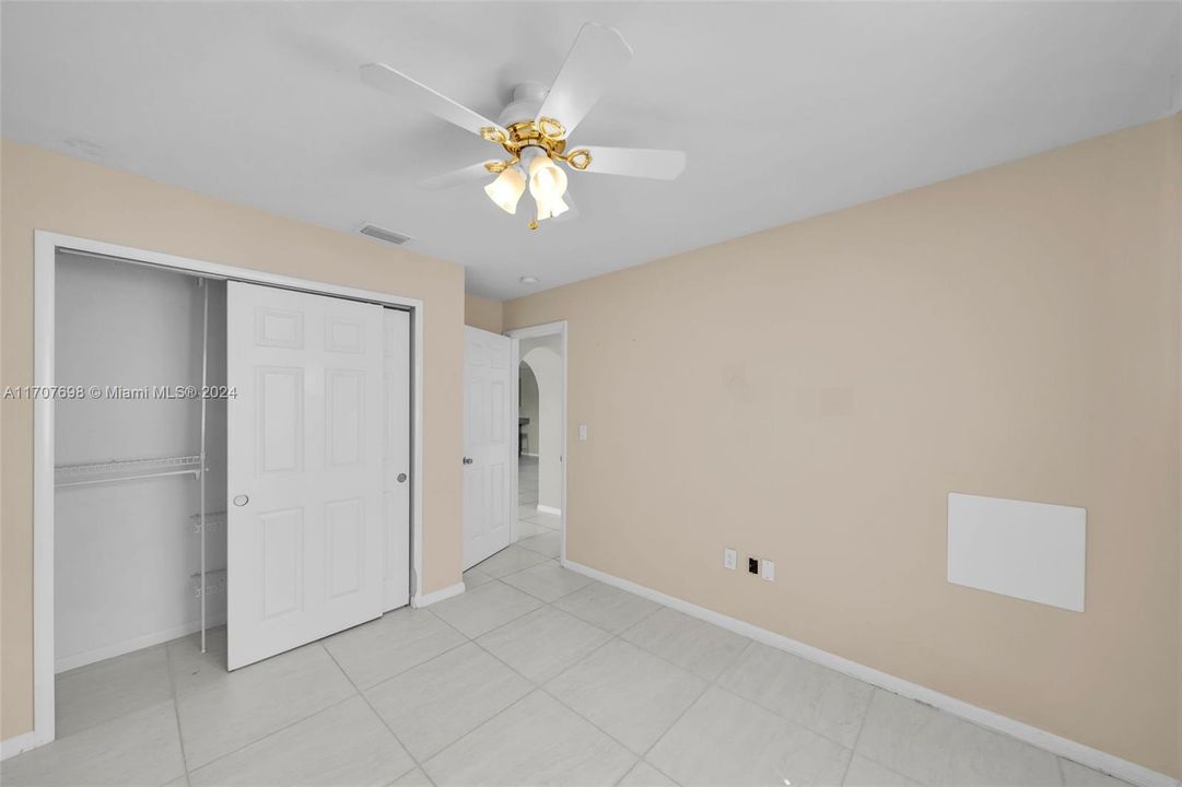 For Sale: $375,000 (3 beds, 2 baths, 1698 Square Feet)