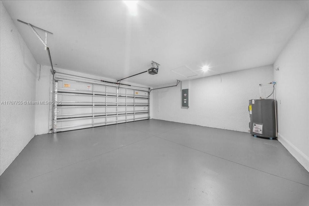 For Sale: $465,000 (3 beds, 3 baths, 1637 Square Feet)