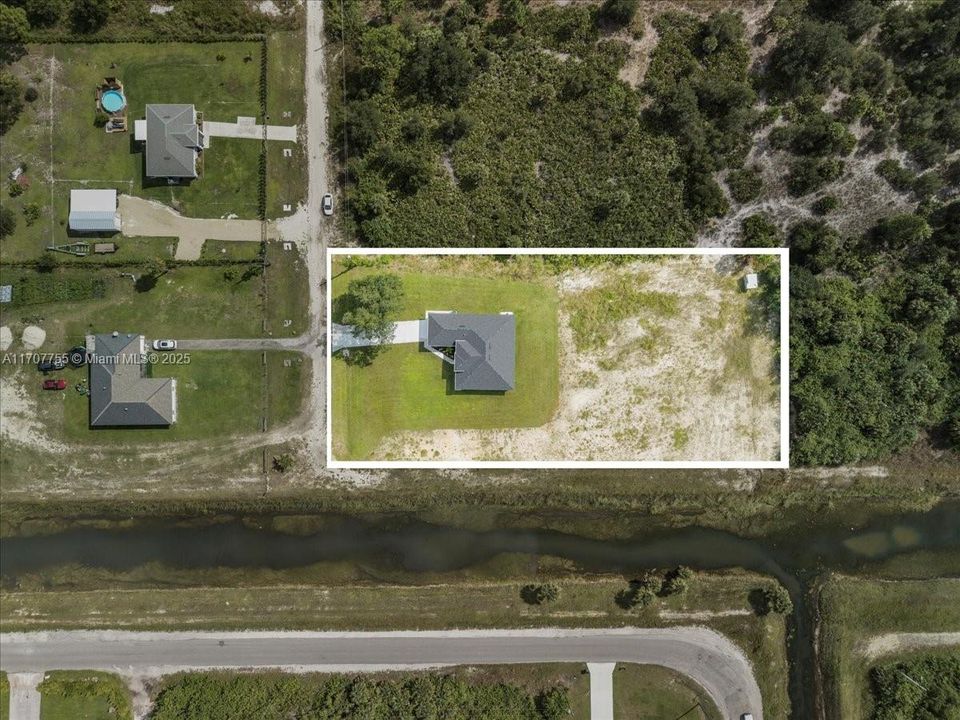 For Sale: $465,000 (3 beds, 3 baths, 1637 Square Feet)