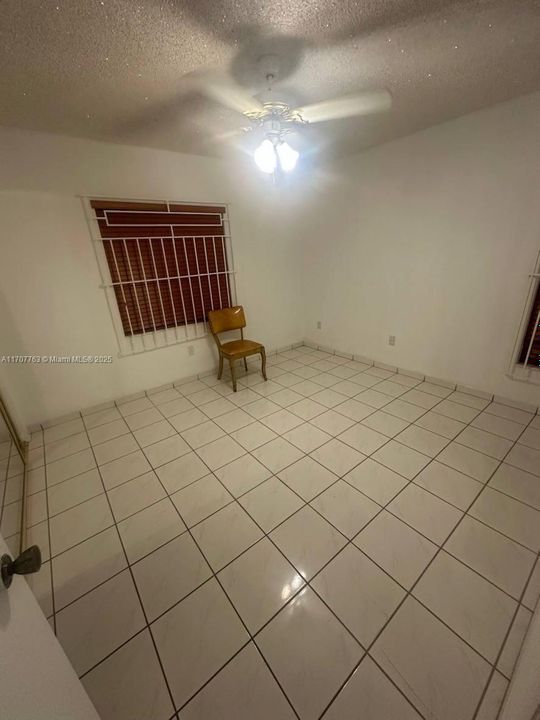 最近租的: $2,400 (2 贝兹, 1 浴室, 1015 平方英尺)