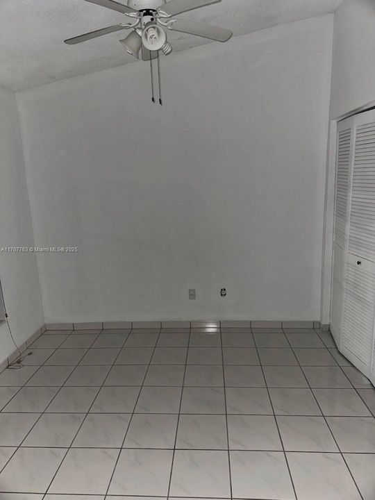 最近租的: $2,400 (2 贝兹, 1 浴室, 1015 平方英尺)