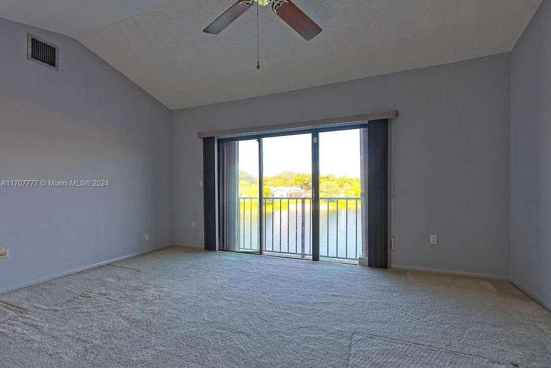 upstairs loft area - can be media room, home office, even 3rd bedroom