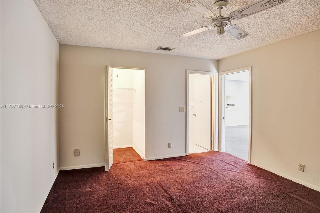 Second Bedroom with en suite bathroom