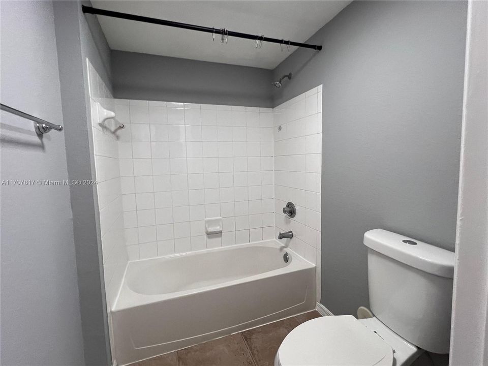 For Rent: $2,150 (1 beds, 1 baths, 850 Square Feet)