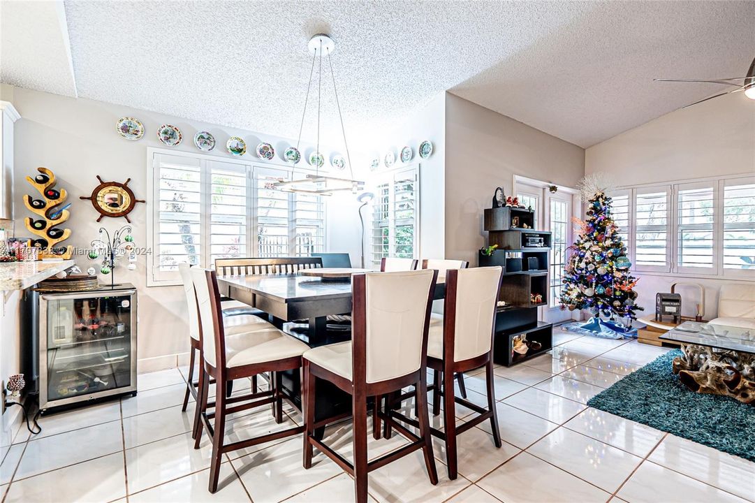 For Sale: $589,000 (3 beds, 2 baths, 1318 Square Feet)