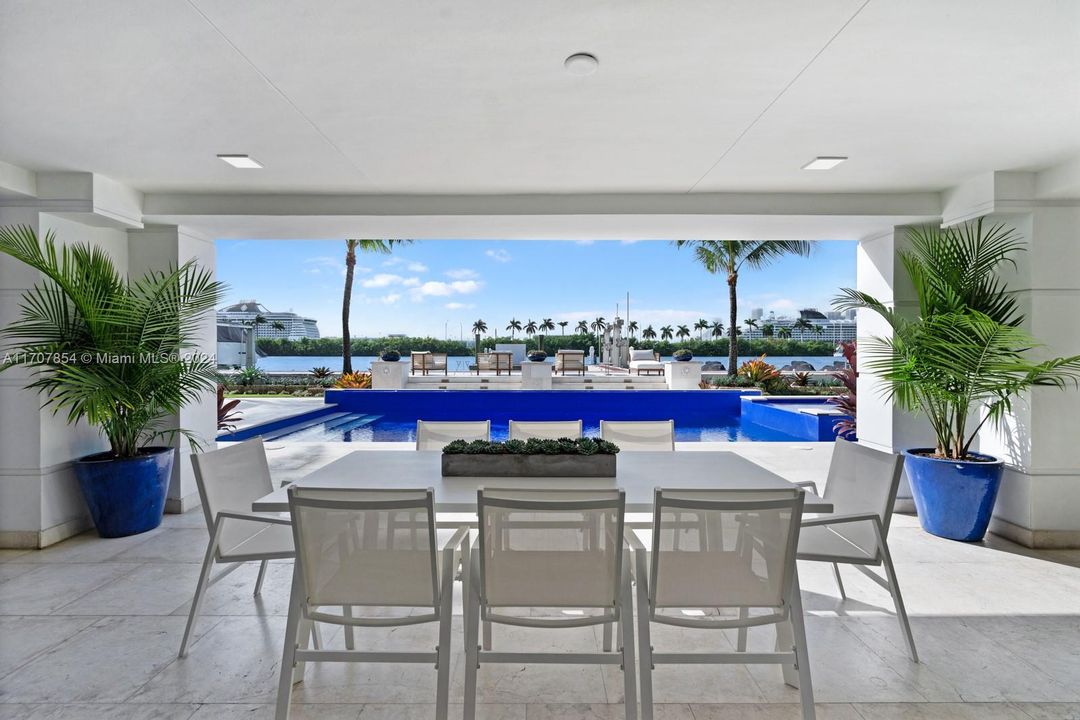 For Sale: $24,500,000 (8 beds, 9 baths, 9094 Square Feet)