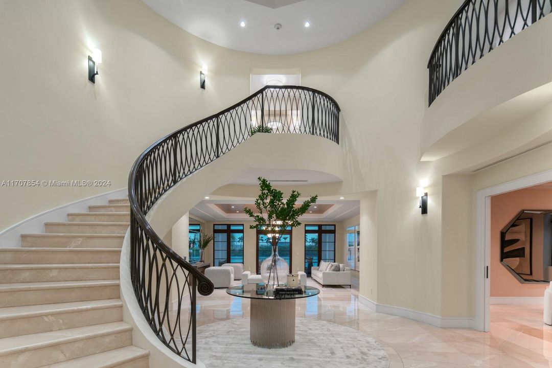 For Sale: $24,500,000 (8 beds, 9 baths, 9094 Square Feet)