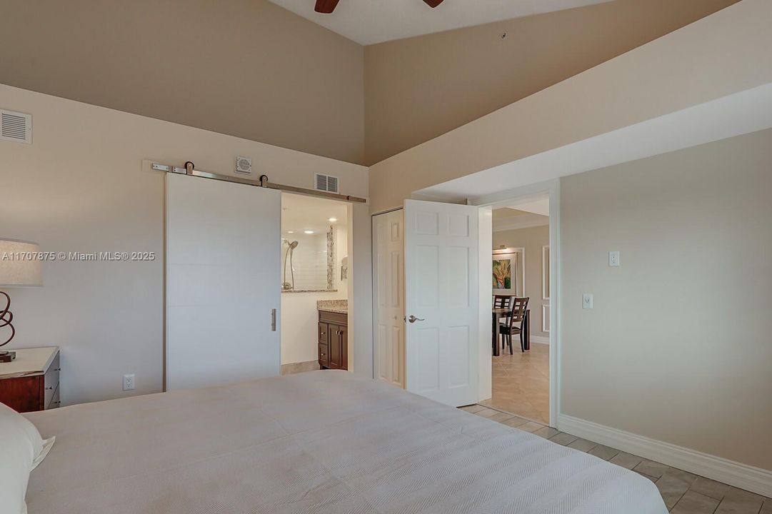 For Sale: $895,000 (2 beds, 2 baths, 1385 Square Feet)