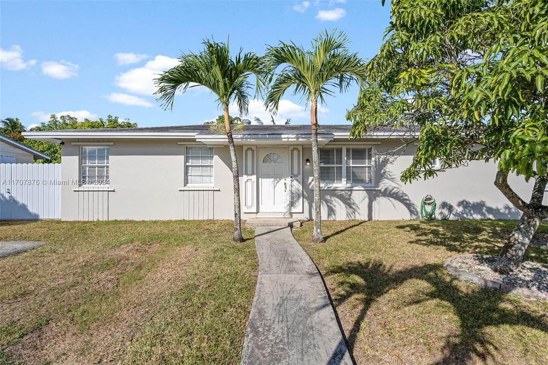 For Sale: $490,000 (4 beds, 2 baths, 1425 Square Feet)