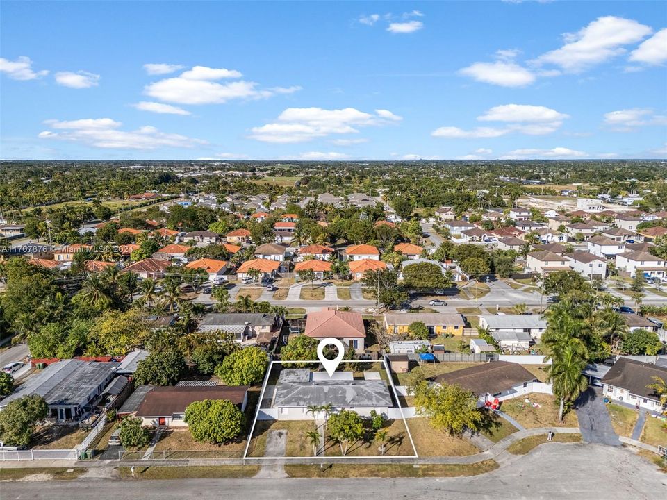 For Sale: $490,000 (4 beds, 2 baths, 1425 Square Feet)