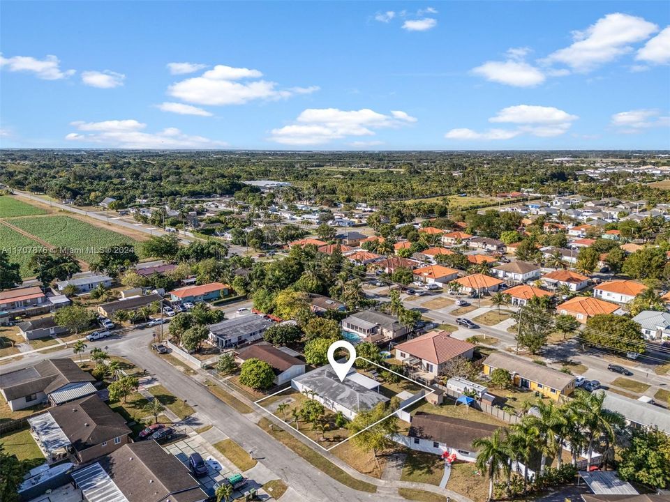 For Sale: $490,000 (4 beds, 2 baths, 1425 Square Feet)