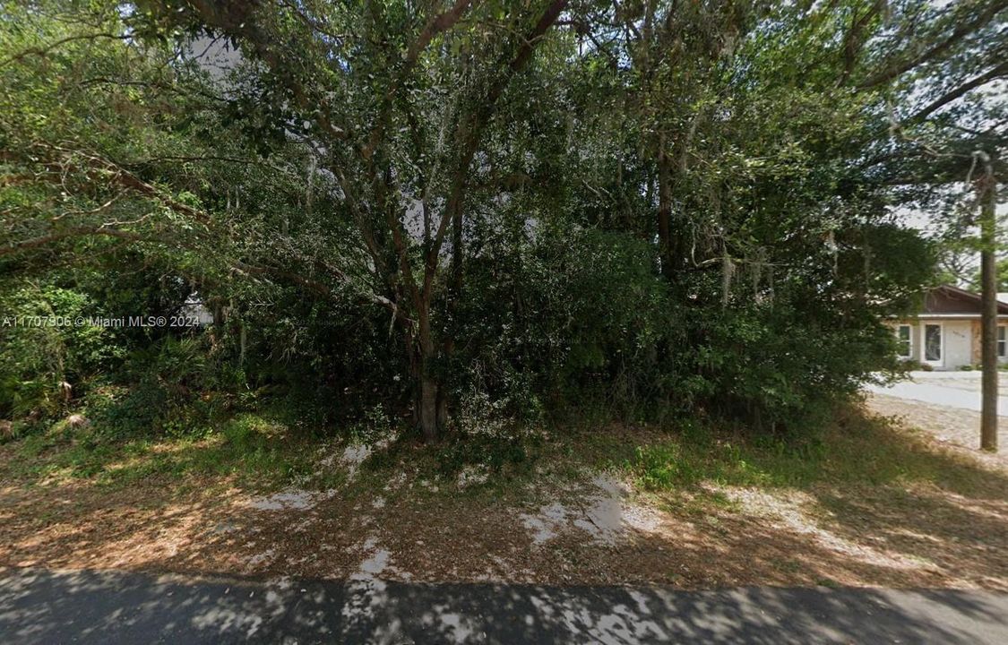 На продажу: $24,900 (0.23 acres)