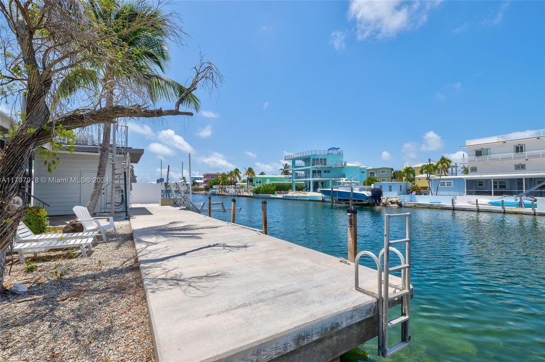 For Sale: $1,719,000 (3 beds, 2 baths, 1440 Square Feet)