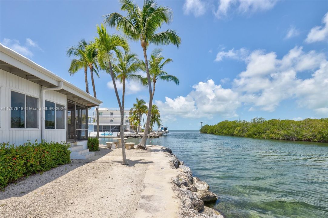 For Sale: $1,719,000 (3 beds, 2 baths, 1440 Square Feet)