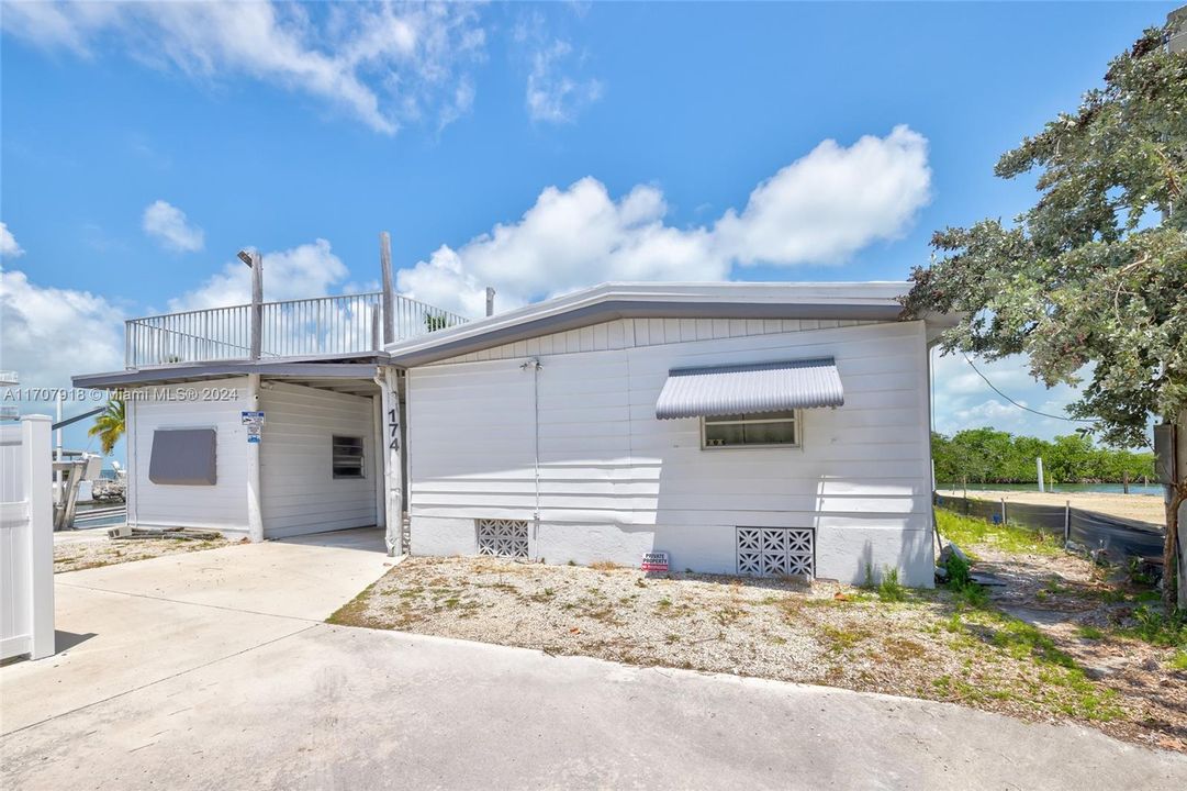 For Sale: $1,719,000 (3 beds, 2 baths, 1440 Square Feet)