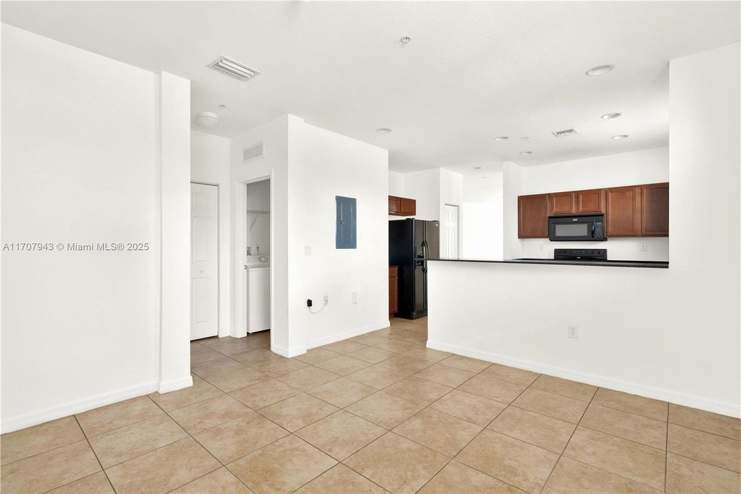 For Sale: $450,000 (3 beds, 2 baths, 1503 Square Feet)