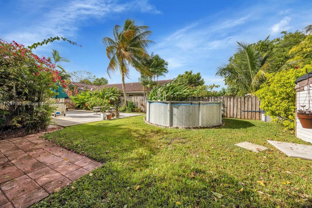 For Sale: $650,000 (3 beds, 2 baths, 1633 Square Feet)