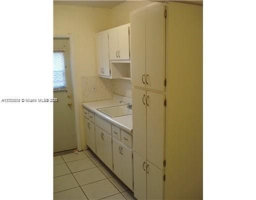 For Rent: $2,200 (2 beds, 2 baths, 750 Square Feet)