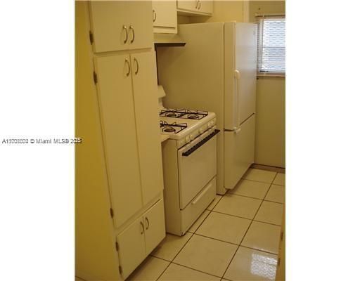 For Rent: $2,200 (2 beds, 2 baths, 750 Square Feet)