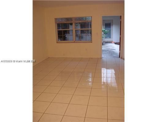 For Rent: $2,200 (2 beds, 2 baths, 750 Square Feet)