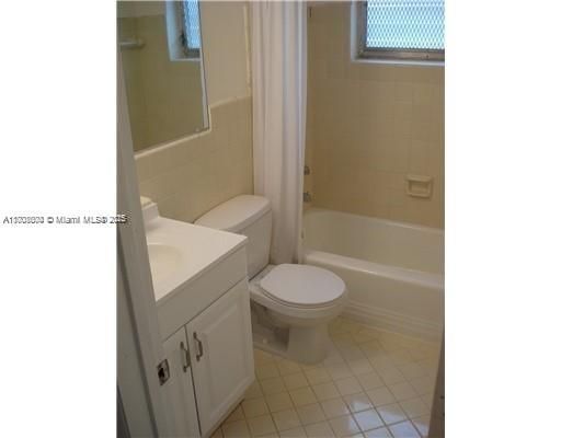 For Rent: $2,200 (2 beds, 2 baths, 750 Square Feet)