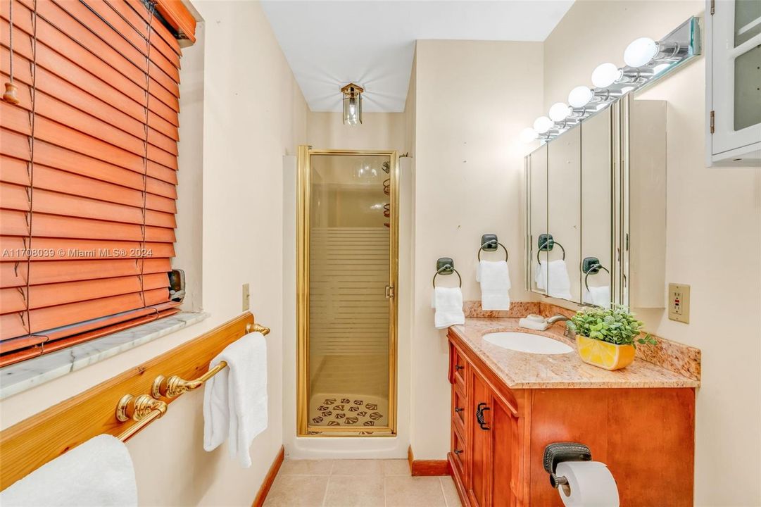 For Sale: $1,750,000 (2 beds, 2 baths, 1444 Square Feet)