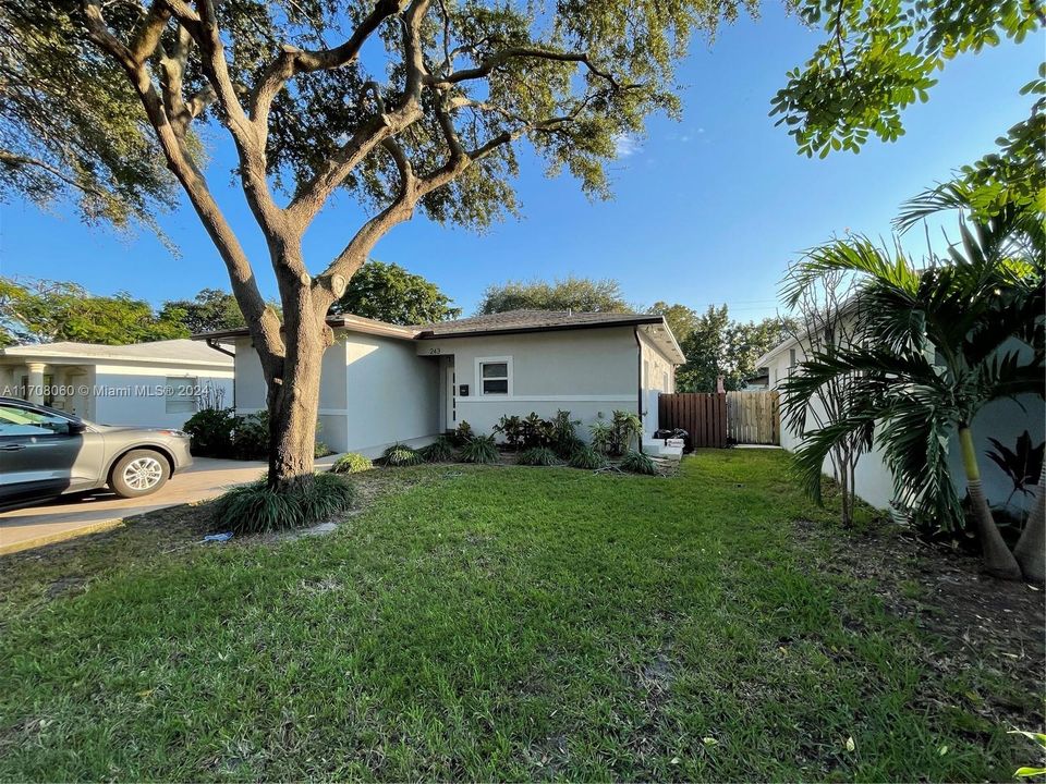 For Sale: $629,000 (3 beds, 2 baths, 1674 Square Feet)