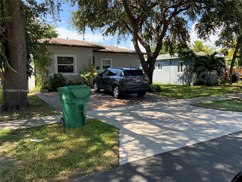 For Sale: $629,000 (3 beds, 2 baths, 1674 Square Feet)