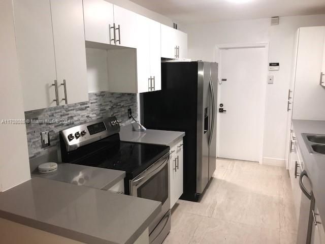 Active With Contract: $3,500 (3 beds, 2 baths, 1668 Square Feet)