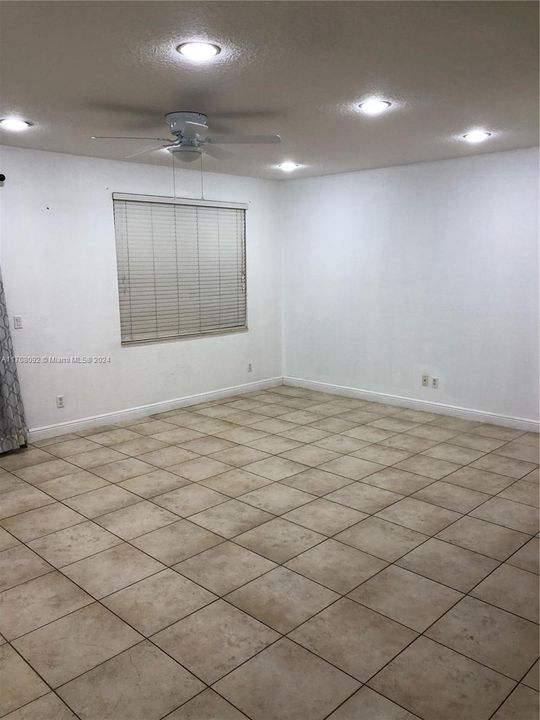 For Rent: $3,000 (3 beds, 2 baths, 2237 Square Feet)