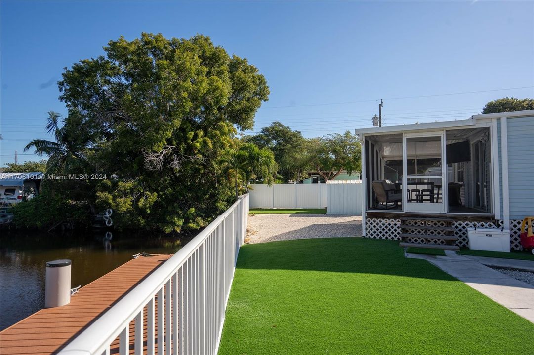 For Sale: $850,000 (4 beds, 2 baths, 1392 Square Feet)