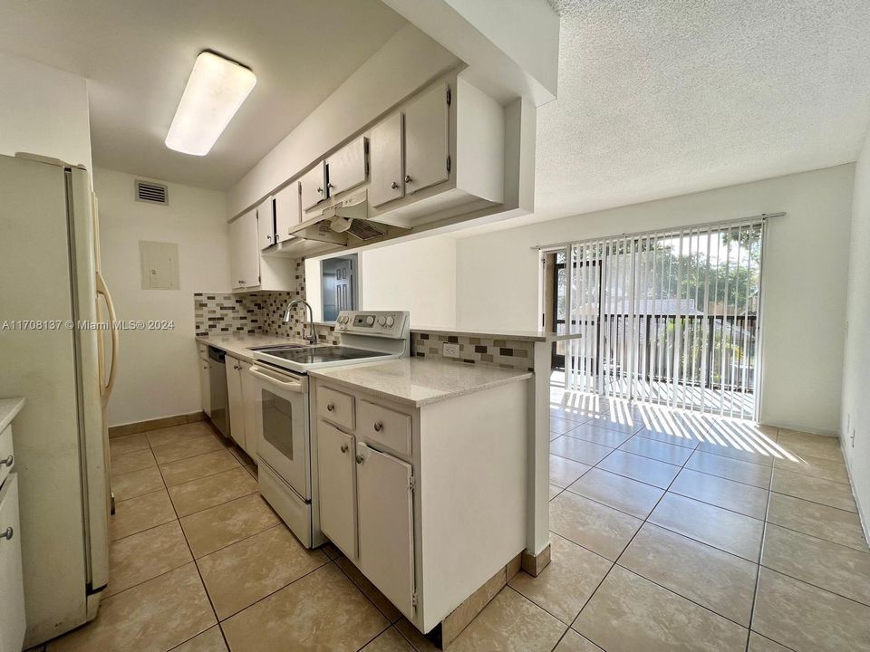 For Rent: $2,099 (3 beds, 2 baths, 1167 Square Feet)