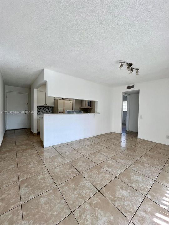 For Rent: $2,099 (3 beds, 2 baths, 1167 Square Feet)