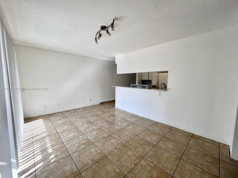 For Rent: $2,099 (3 beds, 2 baths, 1167 Square Feet)