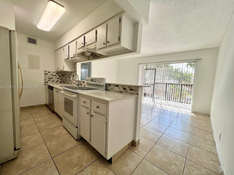 For Rent: $2,099 (3 beds, 2 baths, 1167 Square Feet)