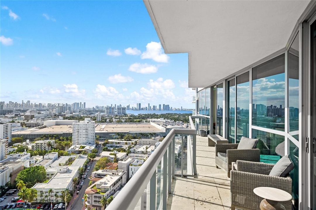 For Sale: $4,950,000 (2 beds, 2 baths, 1316 Square Feet)