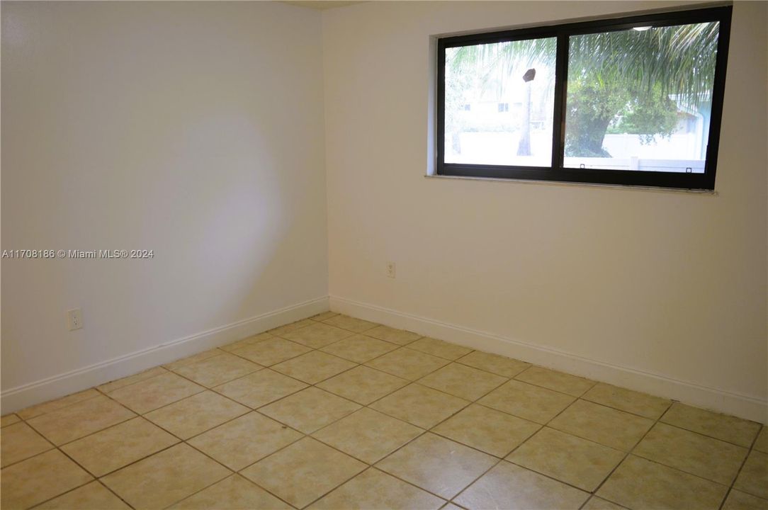 For Rent: $3,400 (3 beds, 2 baths, 1430 Square Feet)