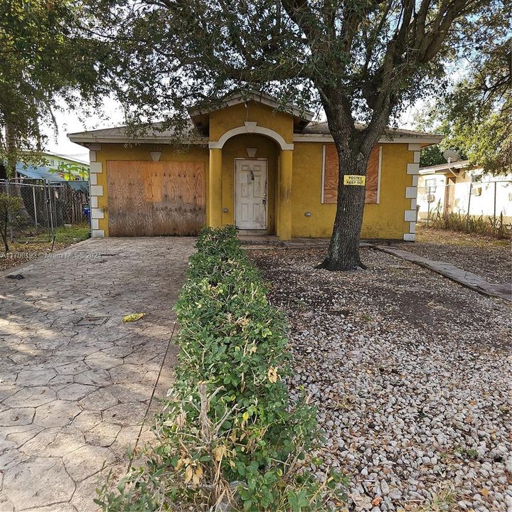 For Sale: $324,900 (3 beds, 2 baths, 1570 Square Feet)