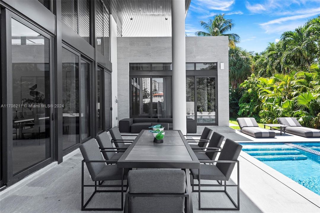 For Sale: $9,975,000 (6 beds, 9 baths, 5457 Square Feet)