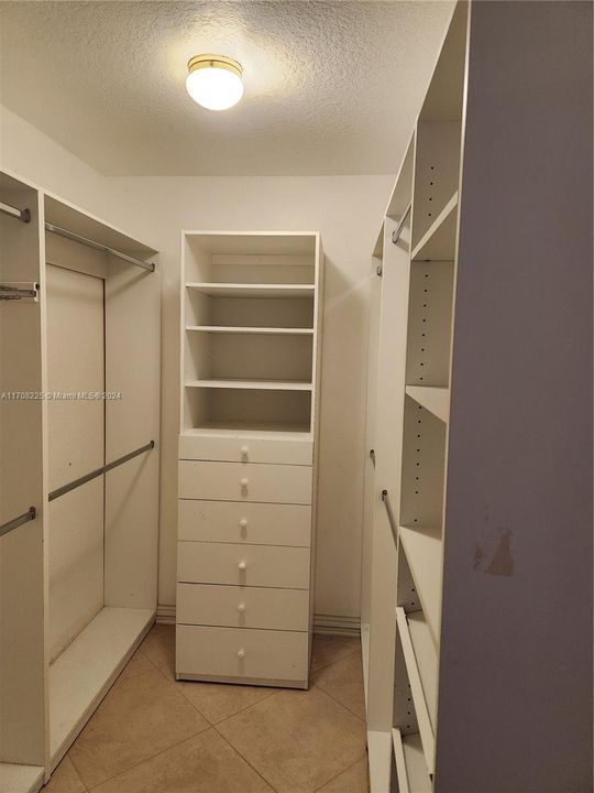 2nd walk in closet in master bedroom