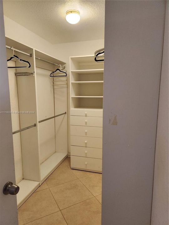 2nd walk in closet in master bedroom