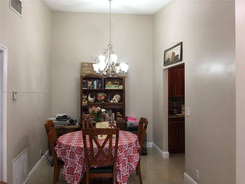 For Rent: $2,450 (2 beds, 2 baths, 1190 Square Feet)