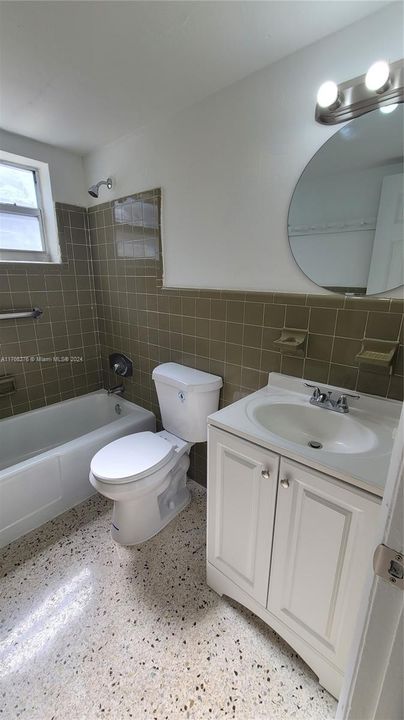 Active With Contract: $1,900 (2 beds, 1 baths, 0 Square Feet)