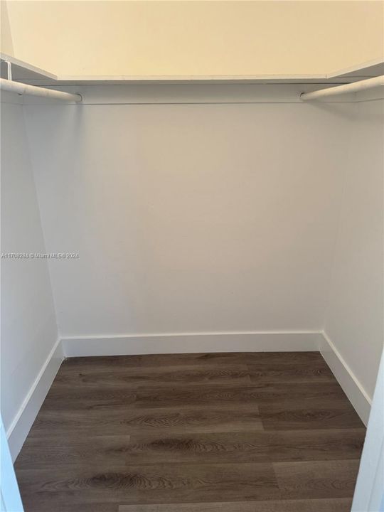 For Rent: $2,000 (2 beds, 2 baths, 894 Square Feet)